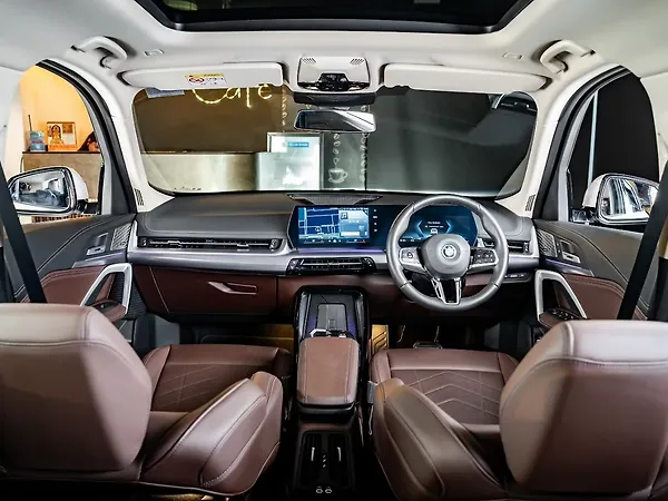 BMW iX1 eDrive20L M Sport - Photo 7