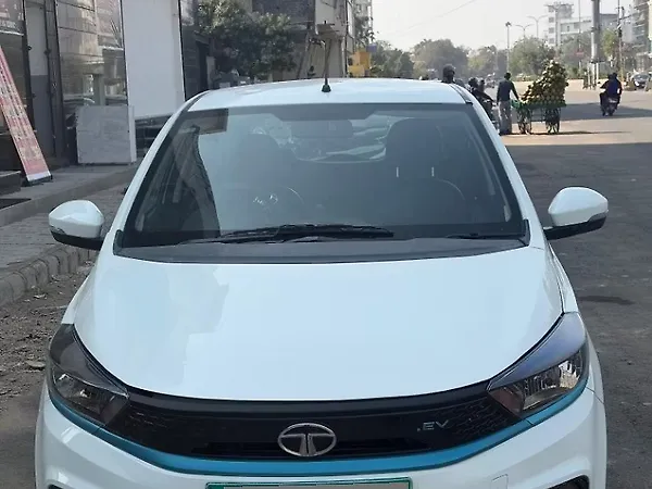 Tata Tiago EV XT Long Range [2022-2025] - Photo 2