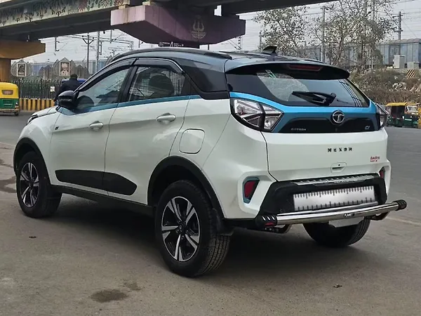 Tata Nexon EV XZ Plus Lux 7.2 KW Fast Charger [2022-2023] - Photo 5