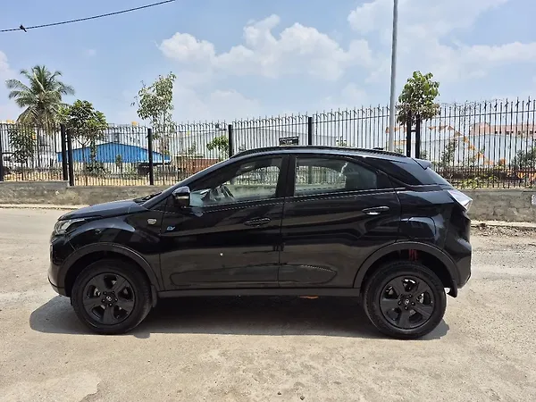 Tata Nexon EV XZ Plus Lux 7.2 KW Fast Charger [2022-2023] - Photo 6