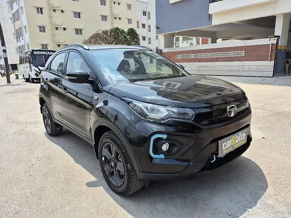 Tata Nexon EV XZ Plus Lux 7.2 KW Fast Charger [2022-2023] - Photo 1