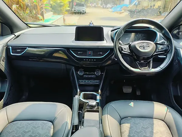 Tata Nexon EV XZ Plus LUX Dark Edition - Photo 8
