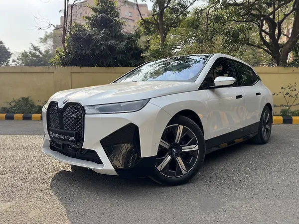 BMW iX xDrive 40 - Photo 5