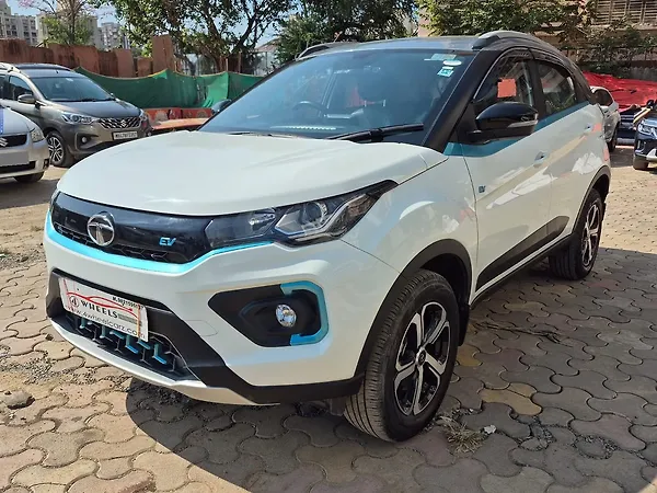Tata Nexon EV XZ Plus - Photo 4