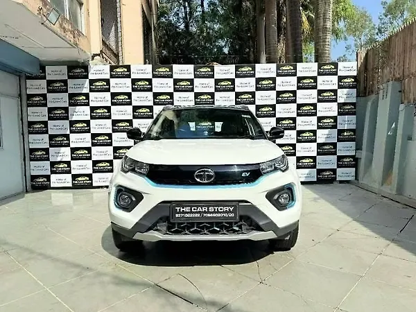 Tata Nexon EV XZ Plus LUX - Photo 8