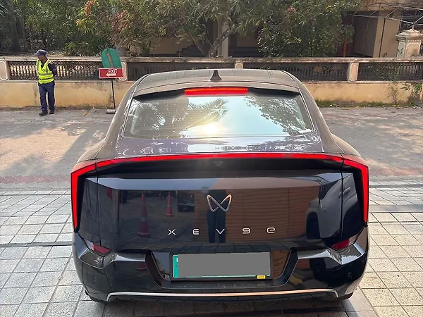 Mahindra XEV 9e Pack Three 79.0 kWh No Charger - Photo 8