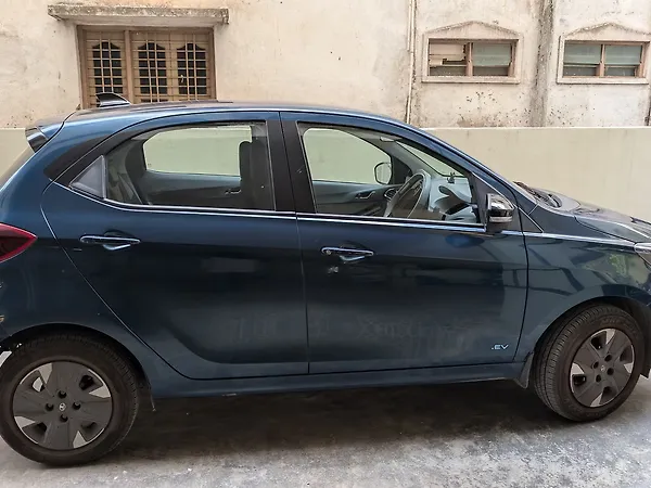 Tata Tiago EV XZ Plus Tech LUX Long Range [2022-2025] - Photo 7
