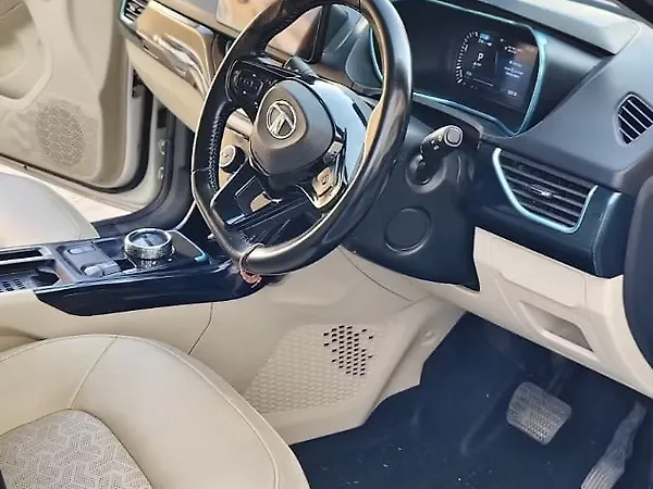 Tata Nexon EV XM 7.2 KW Fast Charger - Photo 6