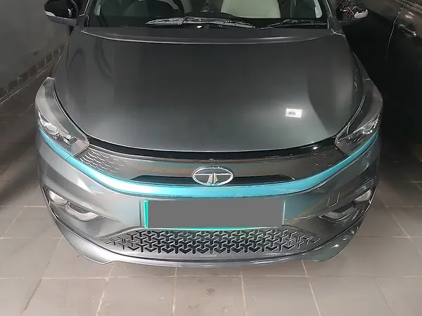Tata Tiago EV XZ Plus Tech LUX Long Range Fast Charger [2022-2025]