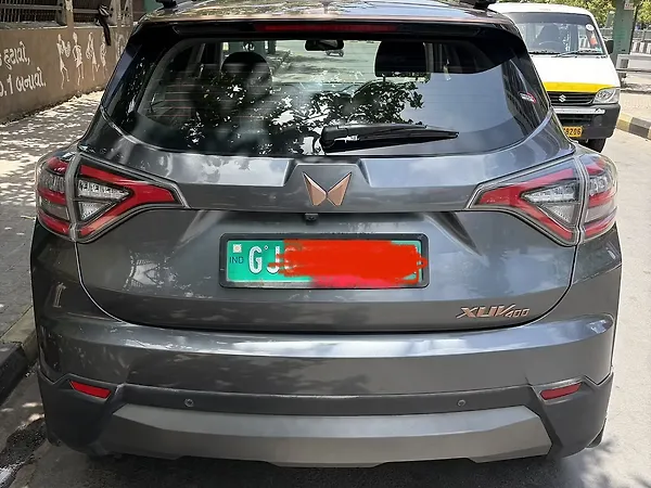 Mahindra XUV400 EL 39.4 KWH Dual Tone - Photo 3