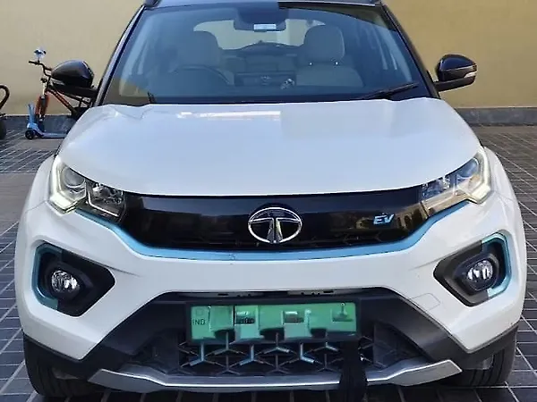 Tata Nexon EV XM 7.2 KW Fast Charger - Photo 2