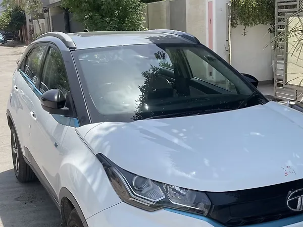 Tata Nexon EV XZ Plus LUX - Photo 2