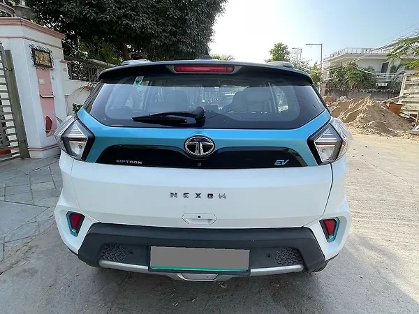 Tata Nexon EV XZ Plus LUX - Photo 4