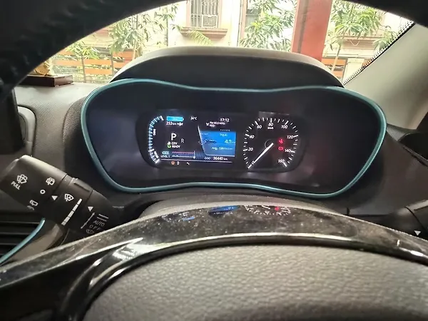 Tata Nexon EV XZ Plus Lux 7.2 KW Fast Charger Jet