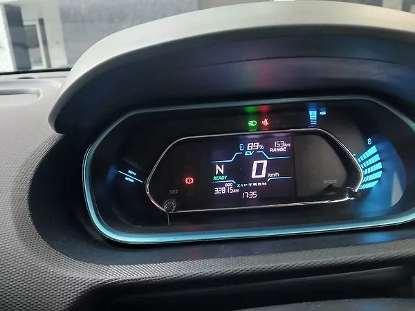 Tata Tigor EV XZ Plus 26.0 kWh - Photo 8