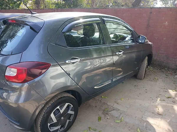 Tata Tiago EV XT Long Range [2022-2025] - Photo 3
