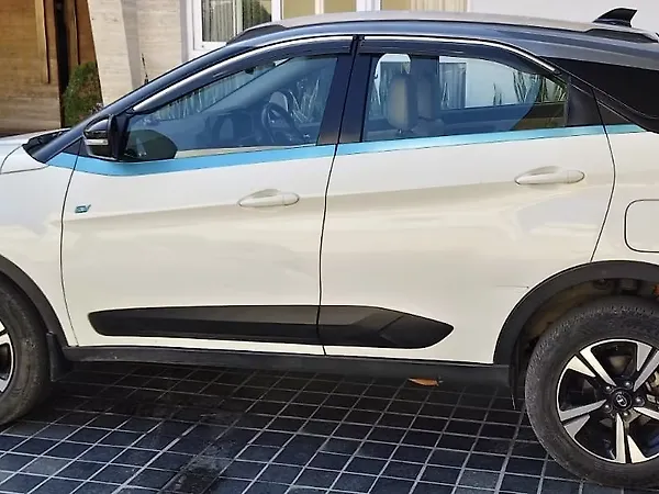 Tata Nexon EV XM 7.2 KW Fast Charger - Photo 5