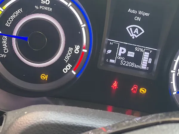 Mahindra XUV400 EL 39.4 KWH - Photo 8