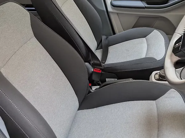 Tata Tiago EV XZ Plus Tech LUX Long Range [2022-2025] - Photo 4