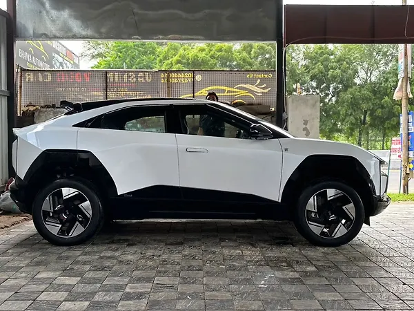 Mahindra Be 6 Pack Three 79.0 kWh 11.2kW Charger - Photo 1