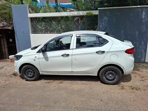 Tata Tiago EV XZ Plus Tech LUX Long Range Fast Charger [2022-2025] - Photo 6