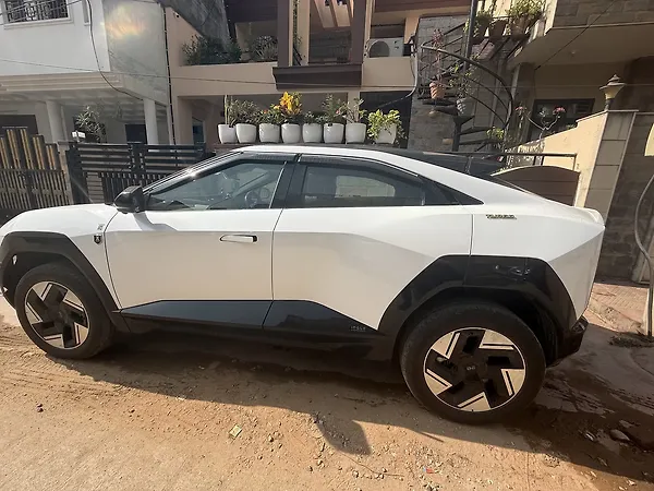 Mahindra Be 6 Pack Three 79.0 kWh 11.2kW Charger - Photo 6