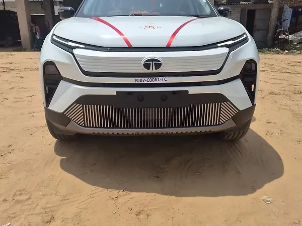 Tata Harrier EV Adventure S  2WD 65.0 kWh 7.2kW Charger - Photo 1