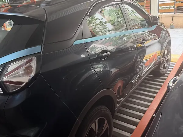 Tata Nexon EV XZ Plus Lux 7.2 KW Fast Charger Jet - Photo 1