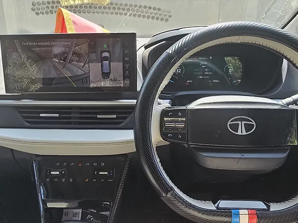 Tata Nexon EV Empowered Plus 45.0 kWh - Photo 3