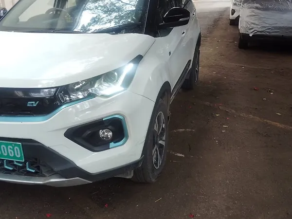 Tata Nexon EV XZ Plus LUX - Photo 6