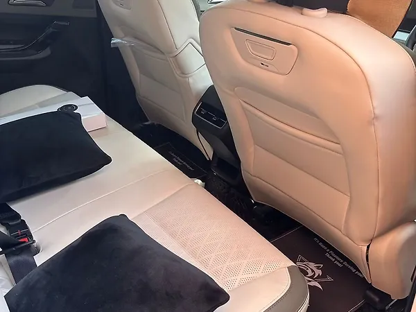 Mahindra XEV 9e Pack Three 79.0 kWh No Charger - Photo 4