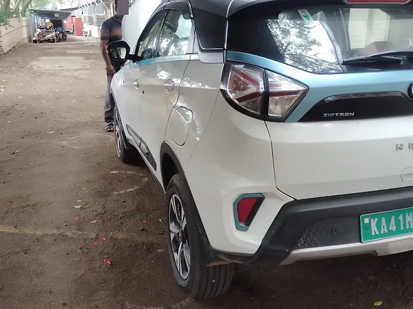 Tata Nexon EV XZ Plus LUX - Photo 8
