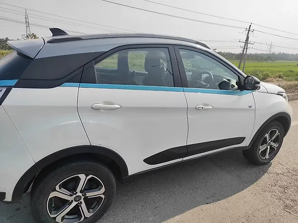 Tata Nexon EV XZ Plus - Photo 5
