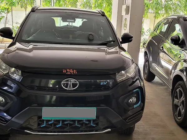 Tata Nexon EV XZ Plus Dark Edition - Photo 2