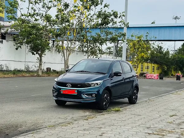 Tata Tiago EV XZ Plus Long Range [2022-2025] - Photo 2