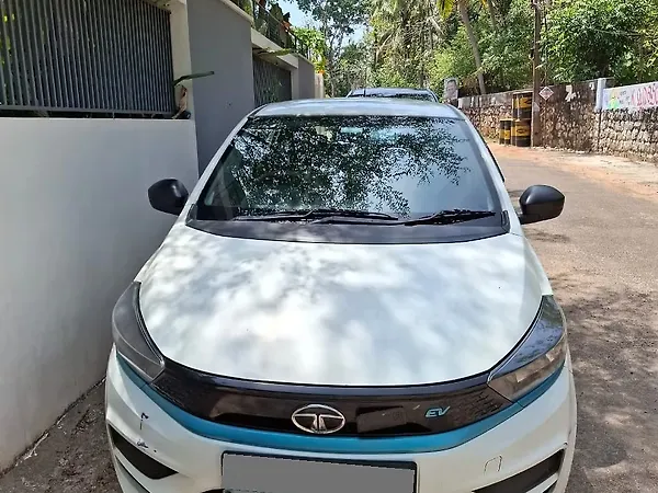 Tata Tiago EV XZ Plus Tech LUX Long Range Fast Charger [2022-2025] - Photo 7