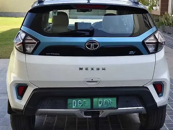 Tata Nexon EV XM 7.2 KW Fast Charger - Photo 3