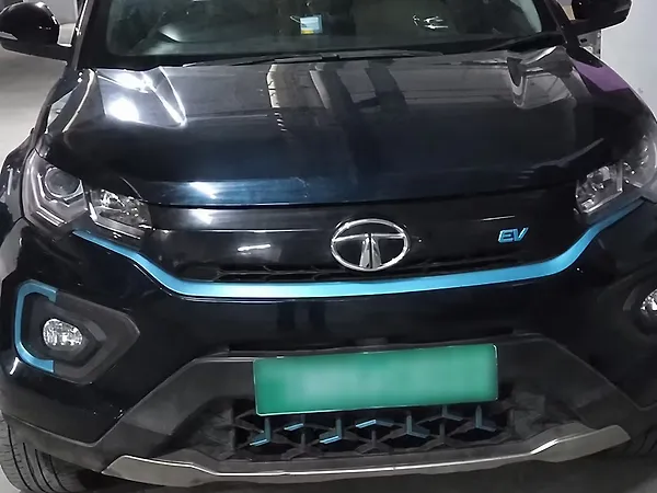 Tata Nexon EV XZ Plus Lux 7.2 KW Fast Charger [2022-2023] - Photo 2