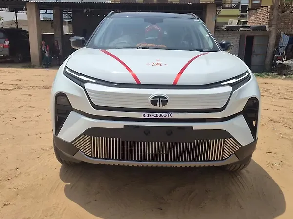 Tata Harrier EV Adventure S  2WD 65.0 kWh 7.2kW Charger - Photo 3