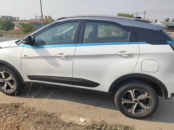 Tata Nexon EV XZ Plus - Photo 4