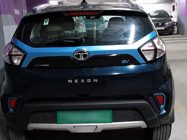 Tata Nexon EV XZ Plus Lux 7.2 KW Fast Charger [2022-2023] - Photo 4