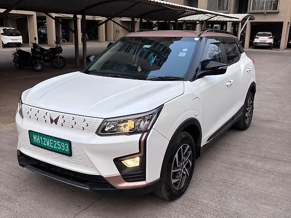 Mahindra XUV400 EL 39.4 KWH Dual Tone - Photo 6