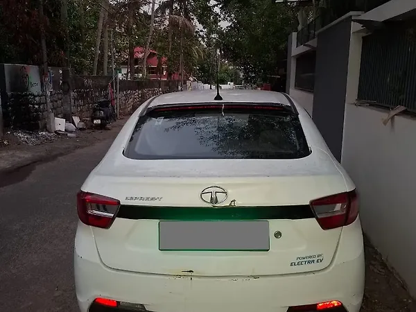 Tata Tiago EV XZ Plus Tech LUX Long Range Fast Charger [2022-2025] - Photo 3