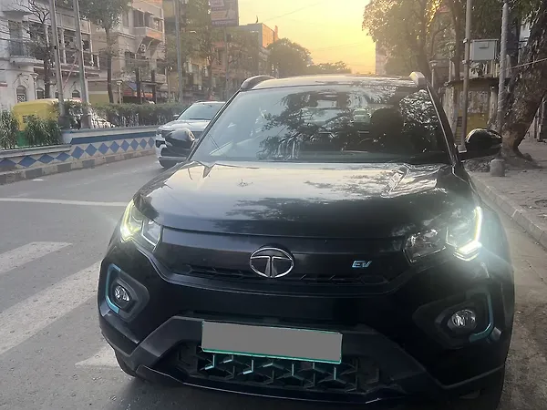 Tata Nexon EV XZ Plus LUX Dark Edition - Photo 3