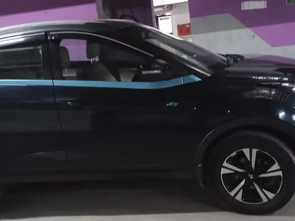 Tata Nexon EV XZ Plus Lux 7.2 KW Fast Charger [2022-2023] - Photo 3