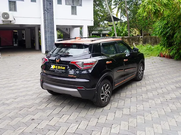 Mahindra XUV400 EL 39.4 KWH - Photo 7