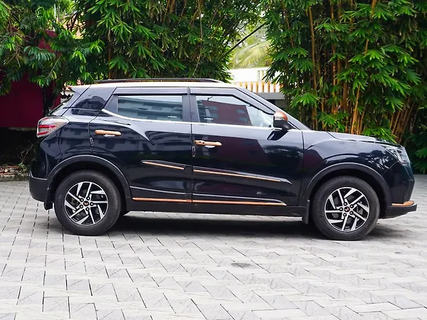 Mahindra XUV400 EL 39.4 KWH - Photo 8