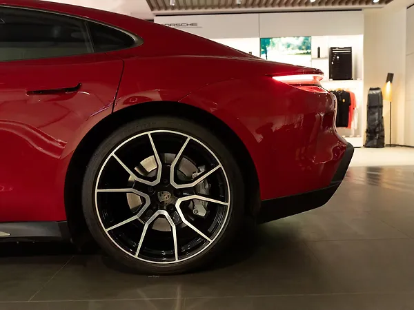 Porsche Taycan Turbo [2021-2023] - Photo 4