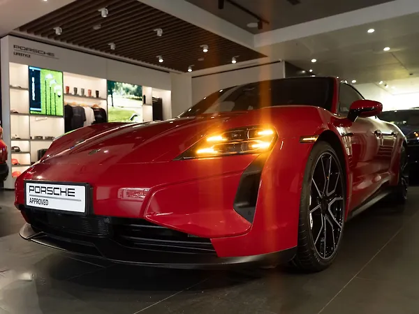 Porsche Taycan Turbo [2021-2023] - Photo 1