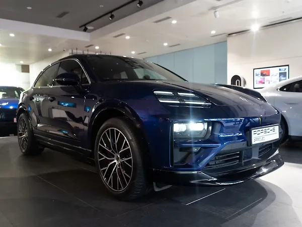 Porsche Macan Electric SUV - Photo 8